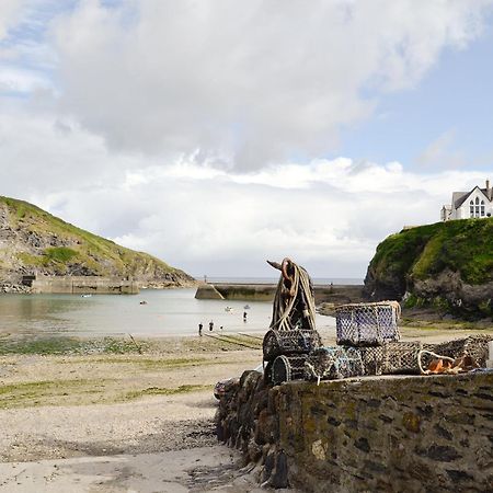 Knights Den Villa Port Isaac Bagian luar foto